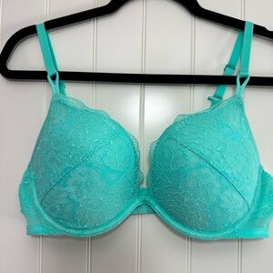 La Senza aqua lace underwire padded push-up bra. 38C